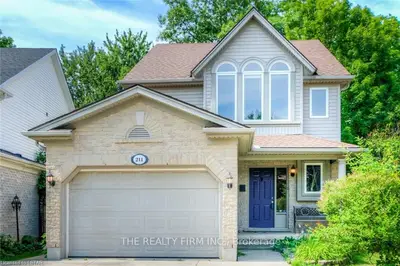 211 ROSSMORE Court, London South, ON N6C 6P7