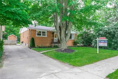 246 EDINBURGH Street, London North, ON N6H 1M3