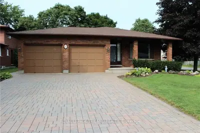 27 SWEETBRIAR Road, London East, ON N5Y 5E7