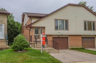 1810 ATTAWANDARON Road, London North, ON N6G 3N1