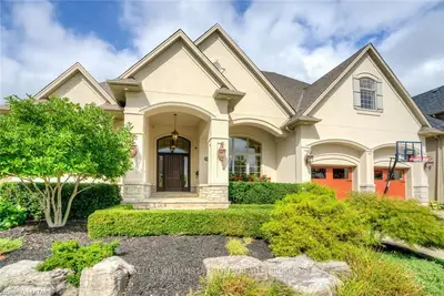 1329 SHORE Road, London South, ON N6K 4Z8