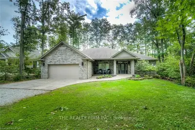 10112 RED PINE Road, Lambton Shores, ON N0M 1T0