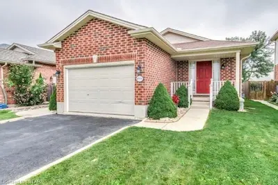 1774 ENNISMORE Crescent, London North, ON N6G 5N2