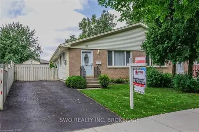 15 EDGEMERE Crescent, London South, ON N5Z 4M6