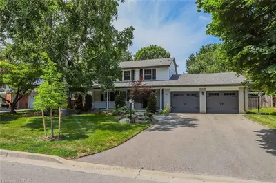 93 HUNT CLUB Drive, London North, ON N6H 3Y4