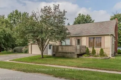 2596 QUEEN Street, Strathroy-Caradoc, ON N0L 1W0