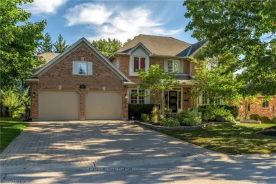 43 BUTTERNUT Grove, London South, ON N6K 4J3