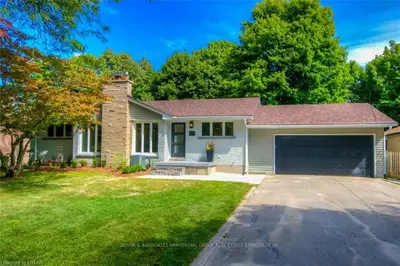 539 OAK PARK Drive, London North, ON N6H 3N6