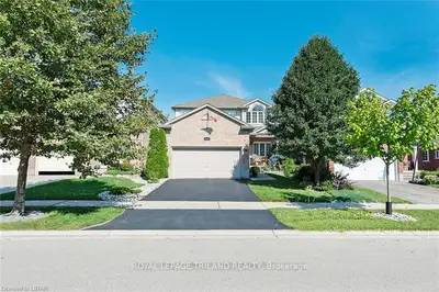 2064 Blackwater Road, London North, ON N5X 4J9