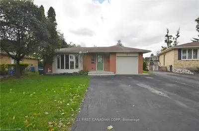 25 KEY HILL Road, London North, ON N6G 2G2