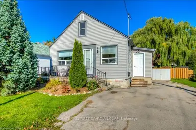 34 BRISCOE Street W, London South, ON N6J 1M3