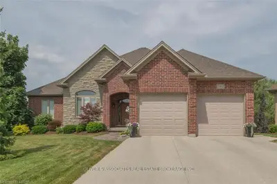 7160 CLAYTON Court, London South, ON N6P 1V3