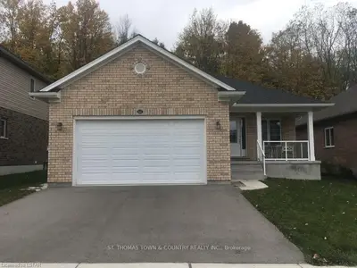 44 Hollingshead Road, Ingersoll, On N5c 0b5