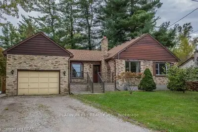 817 CLARK Street, Strathroy-Caradoc, ON N0L 1W0