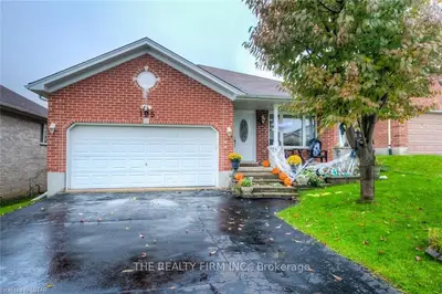 195 SANDY Street, London South, ON N5Z 5C8