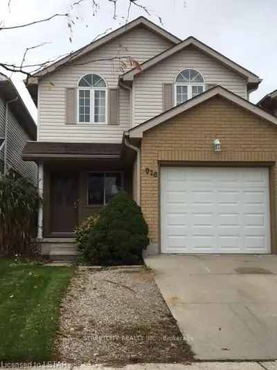 1028 Pearson Drive, Woodstock, On N4s 8v1