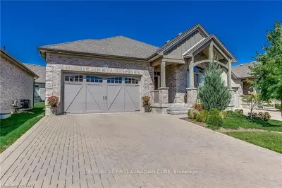 725 EAGLETRACE Drive 14, London North, ON N6G 0J7