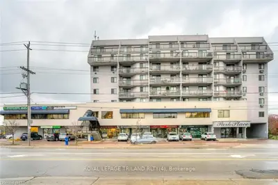 1255 COMMISSIONERS Road 404, London South, ON N6K 3N5