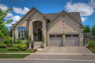 1236 BIRCHWOOD Drive, London South, ON N6K 5C2