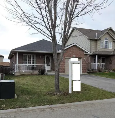 690 Southwood Way, Woodstock, On N4v 1h5
