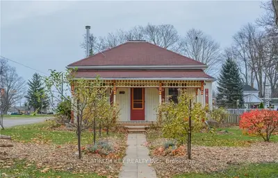 229 ELM Street W, Chatham-Kent, ON N0P 1C0