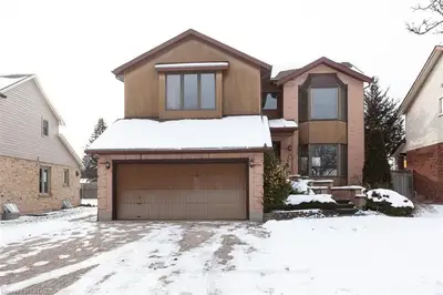 8 GLENVIEW Crescent, London North, ON N5X 2P9