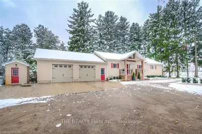 23202 Mcevoy Road, Strathroy-caradoc, On N0l 1w0