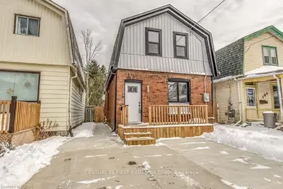 102 Edward Street, London South, ON N6C 3H7