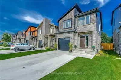 2154 Tribalwood Street, London North, On N6g 0r5