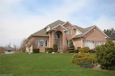 2506 Dingman Drive, London South, ON N6N 1G4