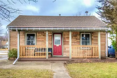 210 SANDERS Street, London East, ON N6E 1W5