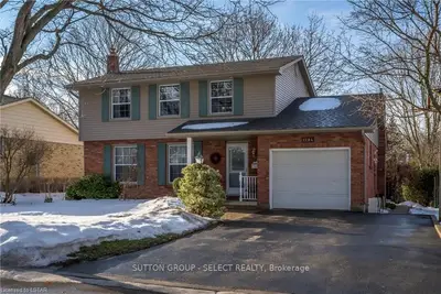 1284 RIDEAU Gate, London North, ON N5X 1N7