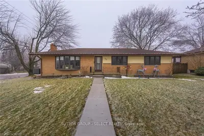 65 DENNIS Avenue, London South, ON N6P 1B5