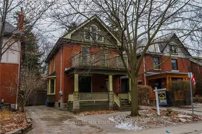 26 BELGRAVE Avenue, London South, ON N6C 4B4