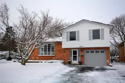 18 PORTAL Crescent, London North, ON N5X 2E4