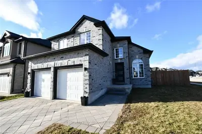 3561 SINGLETON Avenue, London South, ON N6L 0C2