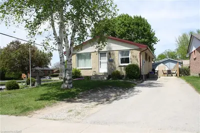 119 Moore Avenue, Aylmer, On N5h 2z8