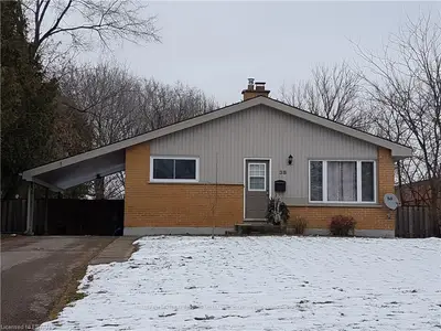 38 TEWKSBURY Crescent, London East, ON N5V 2M8