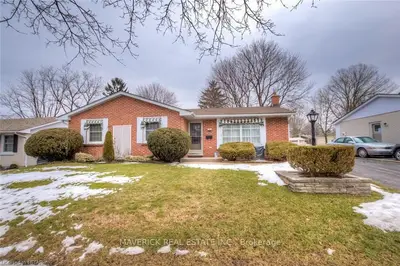 1516 GLENORA Drive, London North, ON N5X 1V5