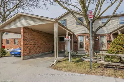 1330 JALNA Boulevard 10, London South, ON N6E 2H7
