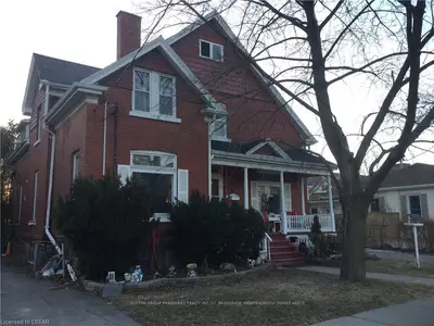 34 Victoria Street S, Woodstock, On N4s 3j6
