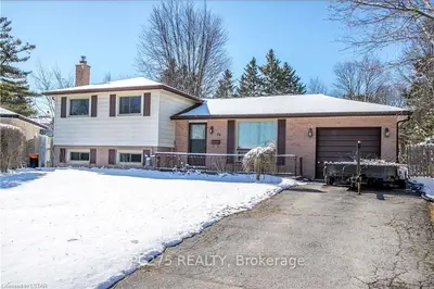 24 Laurel Crescent, Ingersoll, On N5c 3s4