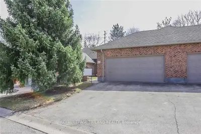 1443 COMMISSIONERS Road W 44, London South, ON N6K 1E2