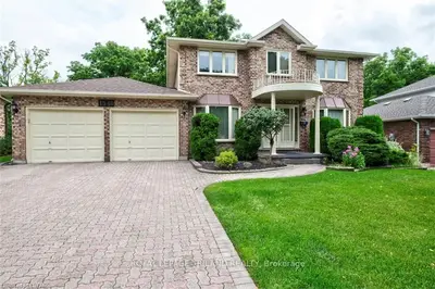 1540 HILLSIDE Drive, London North, ON N6G 4M6