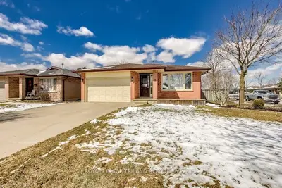 2 Woodfern Road, London East, On N5w 5x7