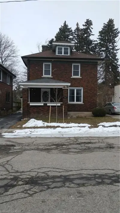 511 Hatch Street, Woodstock, On N4s 1n4