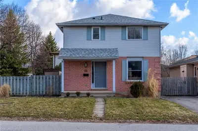 11 OLYMPIC Crescent, London North, ON N6G 4A1
