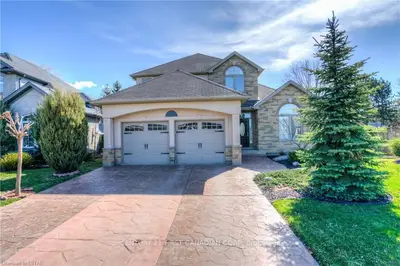 872 TALISMAN Crescent, London South, ON N6K 0B7