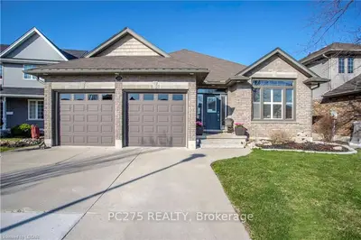 205 Falcon Drive, Woodstock, On N4t 1w5
