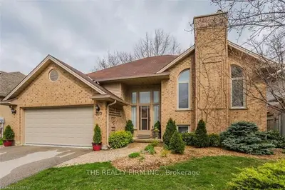 220 ENSIGN Crescent, London South, ON N6J 4V1